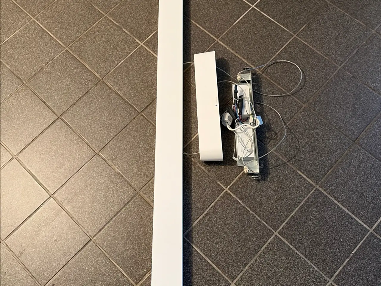 Billede 1 - Philips Hue Ensis - defekt i ovenlys