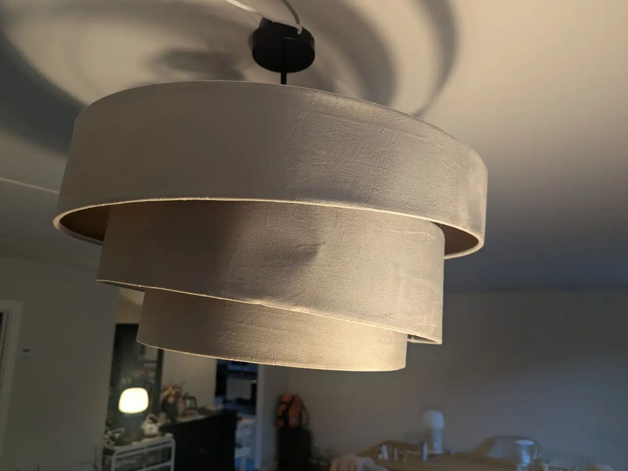 Billede 3 - Lindby Jusari loftlampe Ø56 cm – creme/guld, ubrug