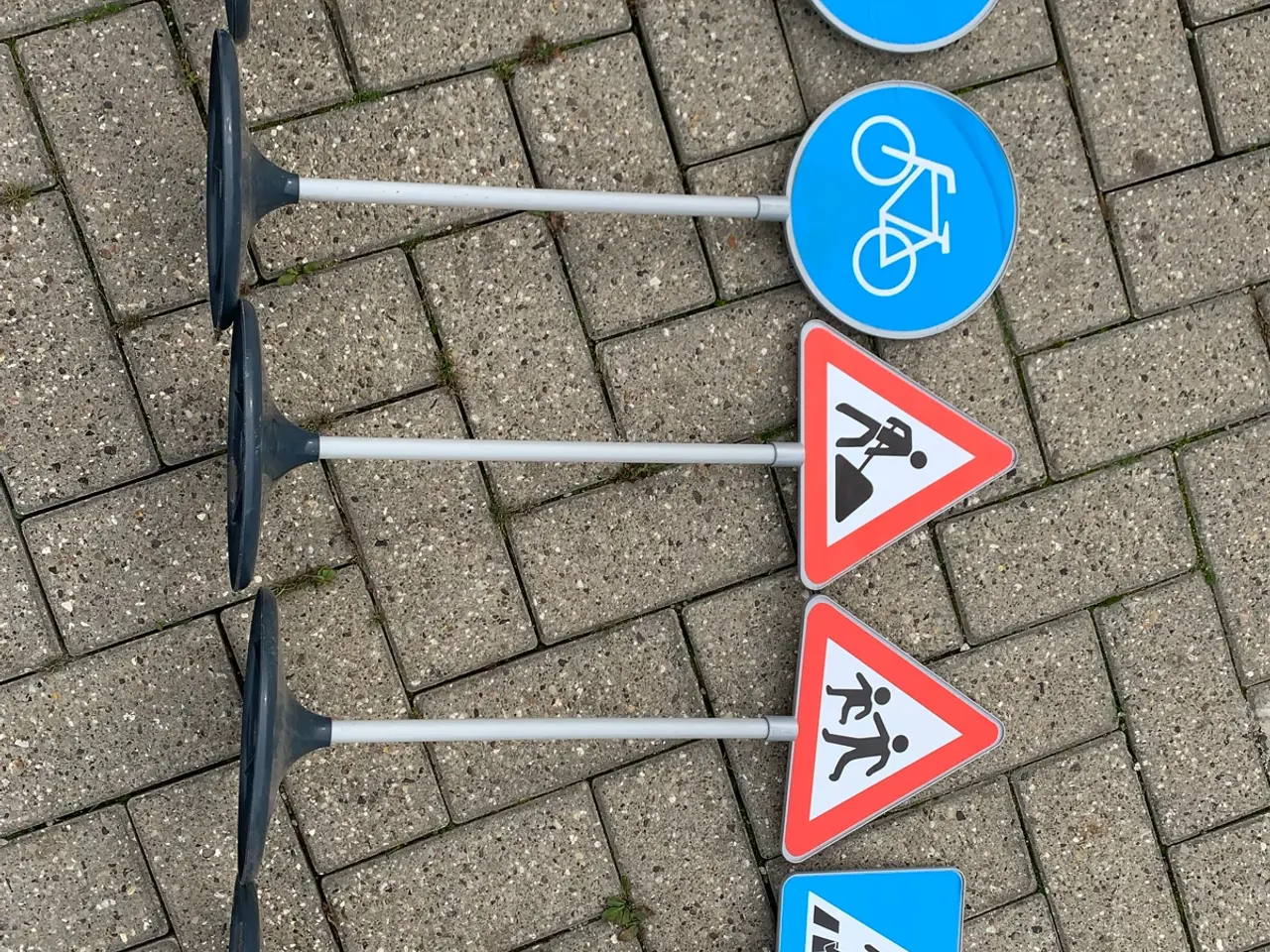 Billede 2 - Børne Trafik skilte 72cm