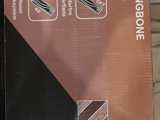 Vinylgulv (sildeben i eg træ look )  - 66,55 kvm 