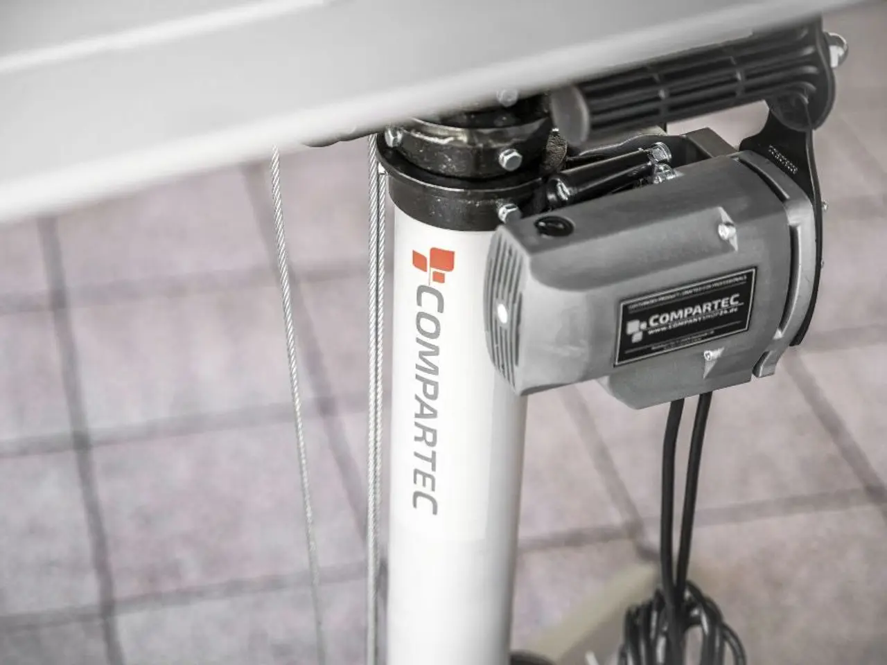 Billede 10 - CM340 Elektrisk Markiselift – Løft op til 130 kg op til 3,3 m højde
