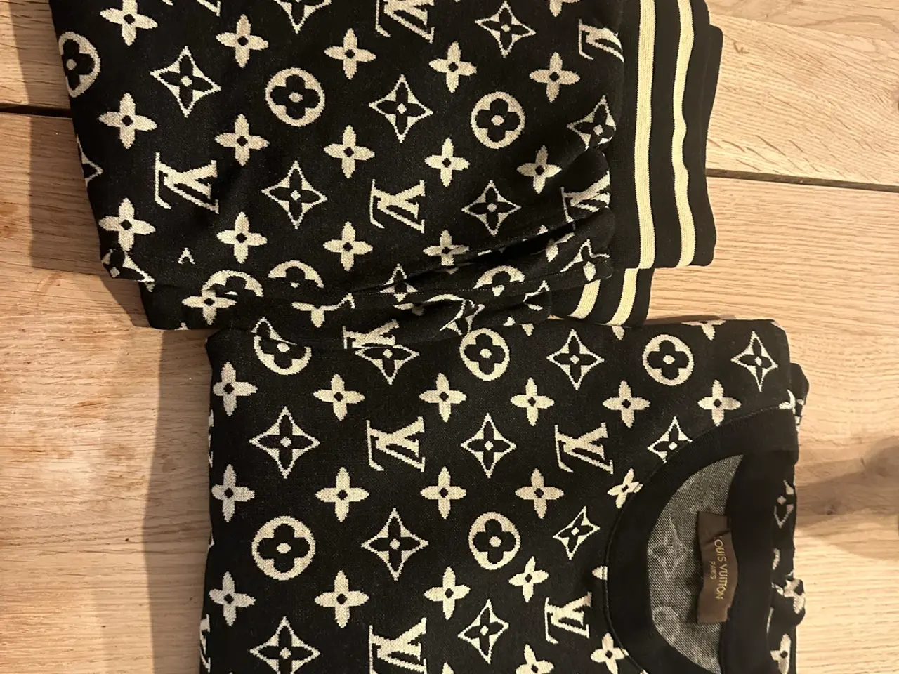 Billede 1 - Shorts og t-shirt