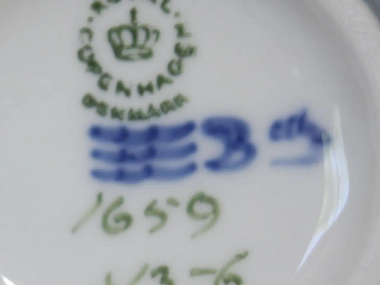 Billede 8 - Vase med æbleblmst fra Royal Copenhagen