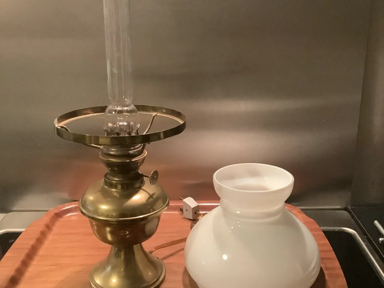 Billede 3 - Messing petroleums lampe, til strøm