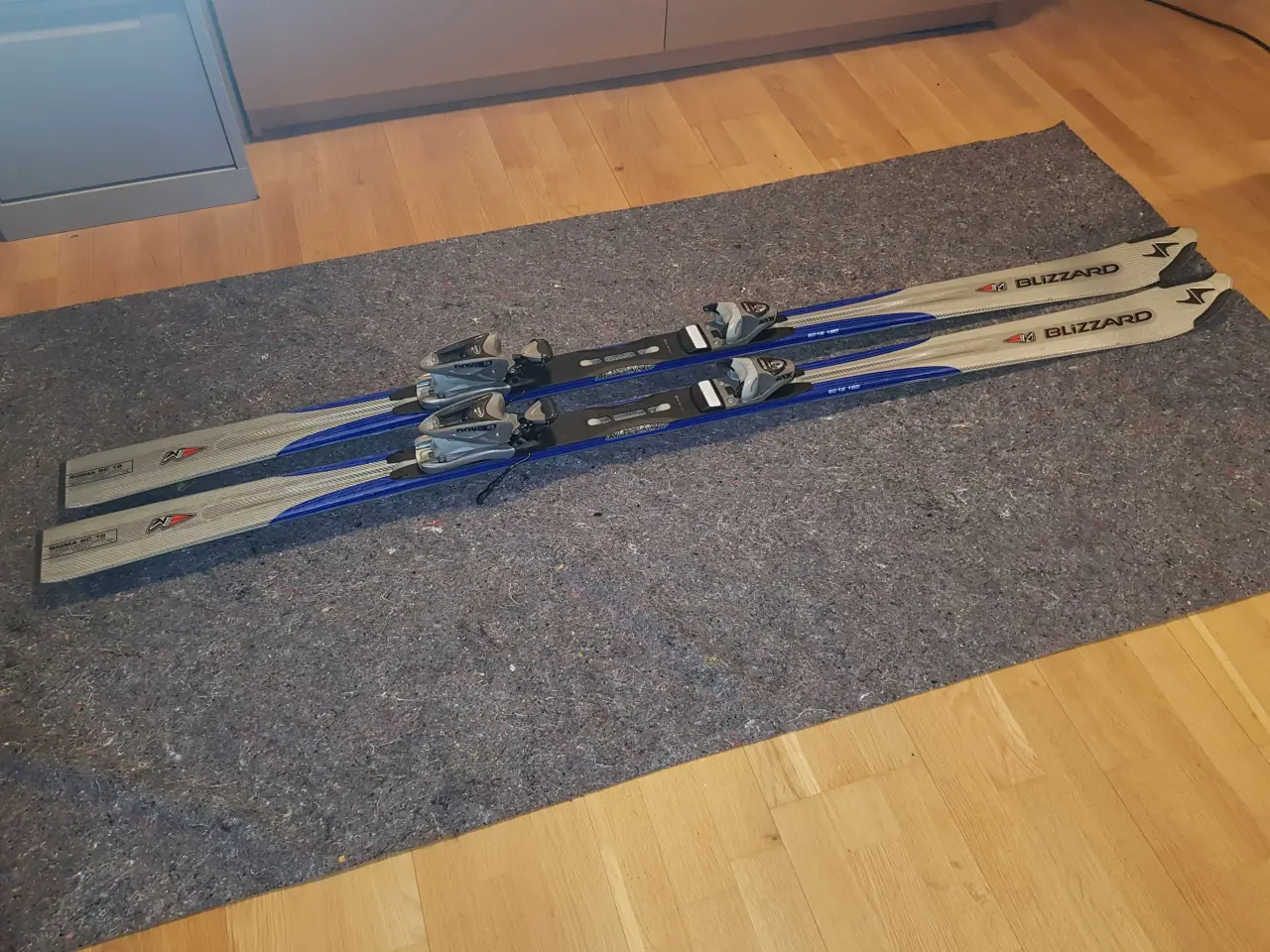 Billede 6 - Gode carvingski, 1,8 m, m. Bindinger