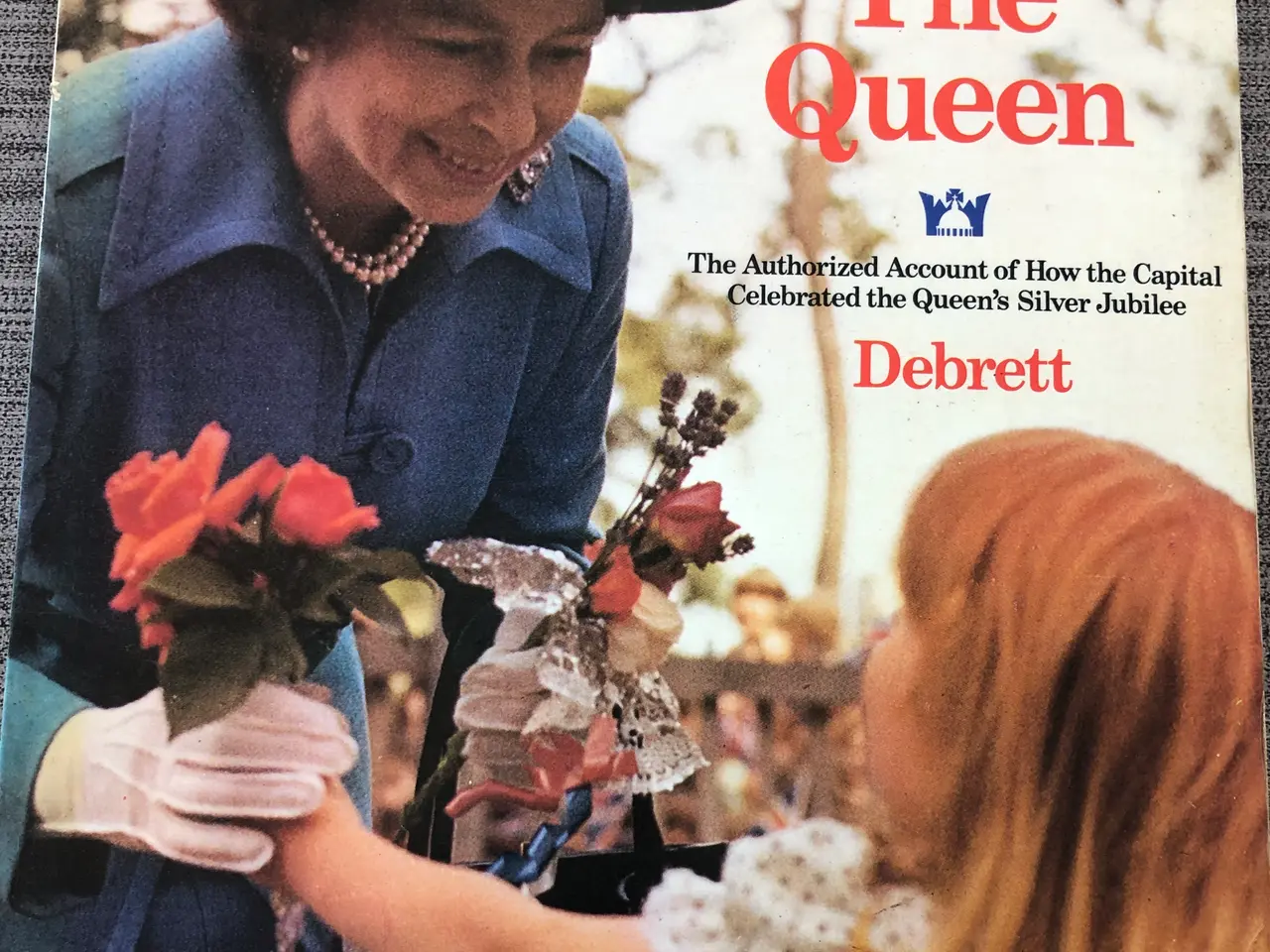 Billede 1 - Bog: We want The Queen 
