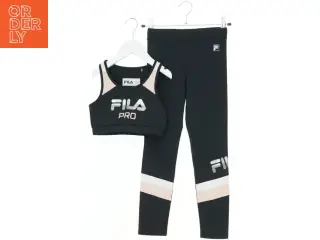 Træningssæt fra FILA (str. 122)