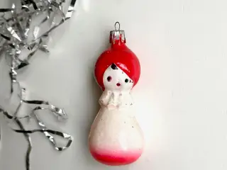 Vintage ornament, rødt tørklæde, NB