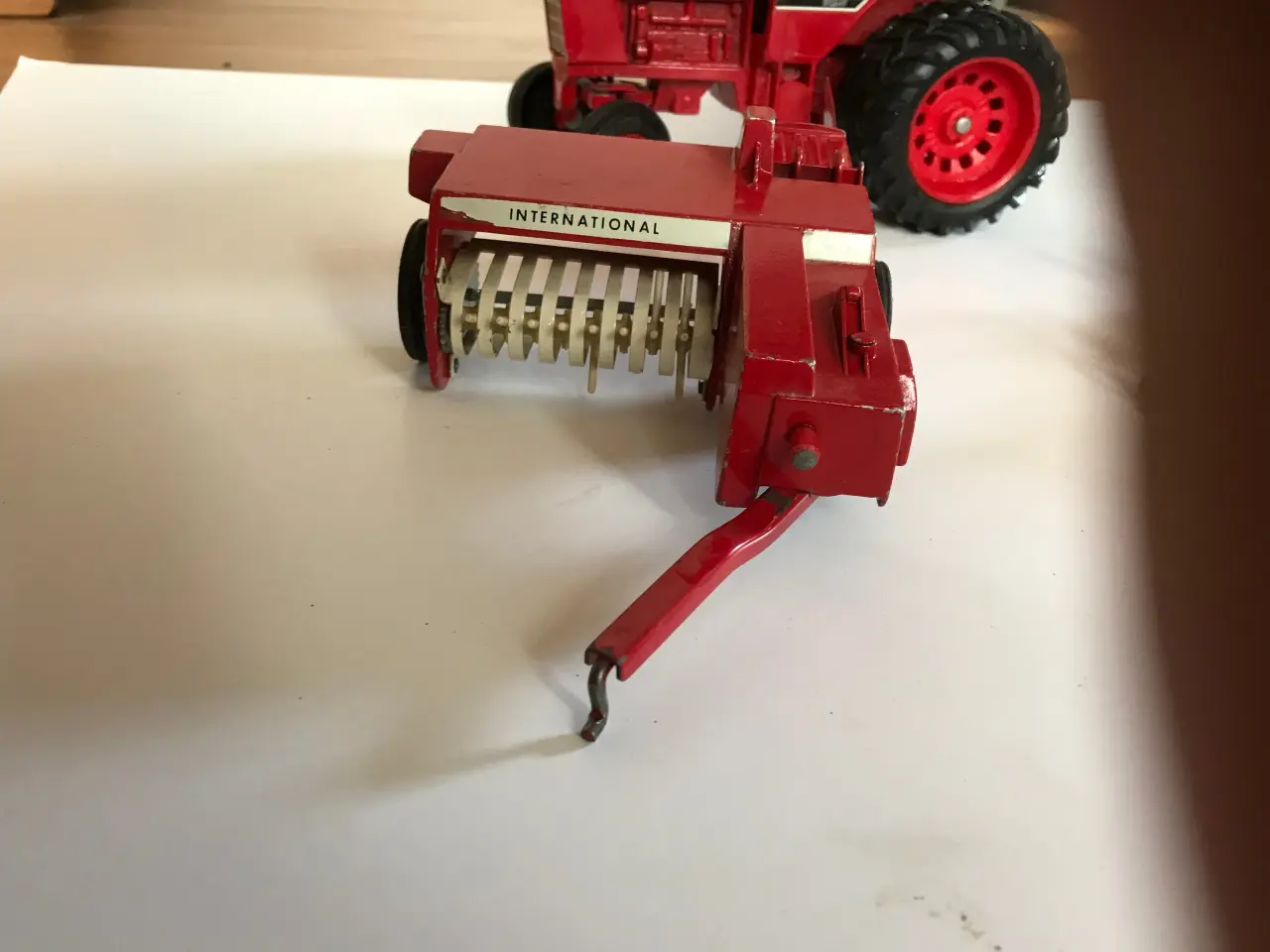 Billede 3 - Traktor model med tilbehør