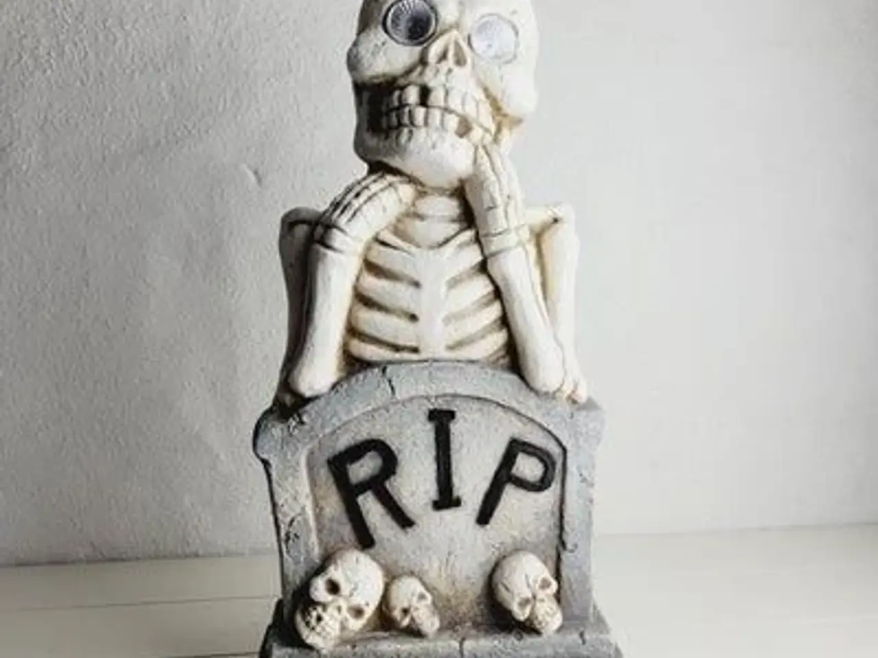 Billede 5 - ⭐️- Halloween figur - Skelet og Gravsten