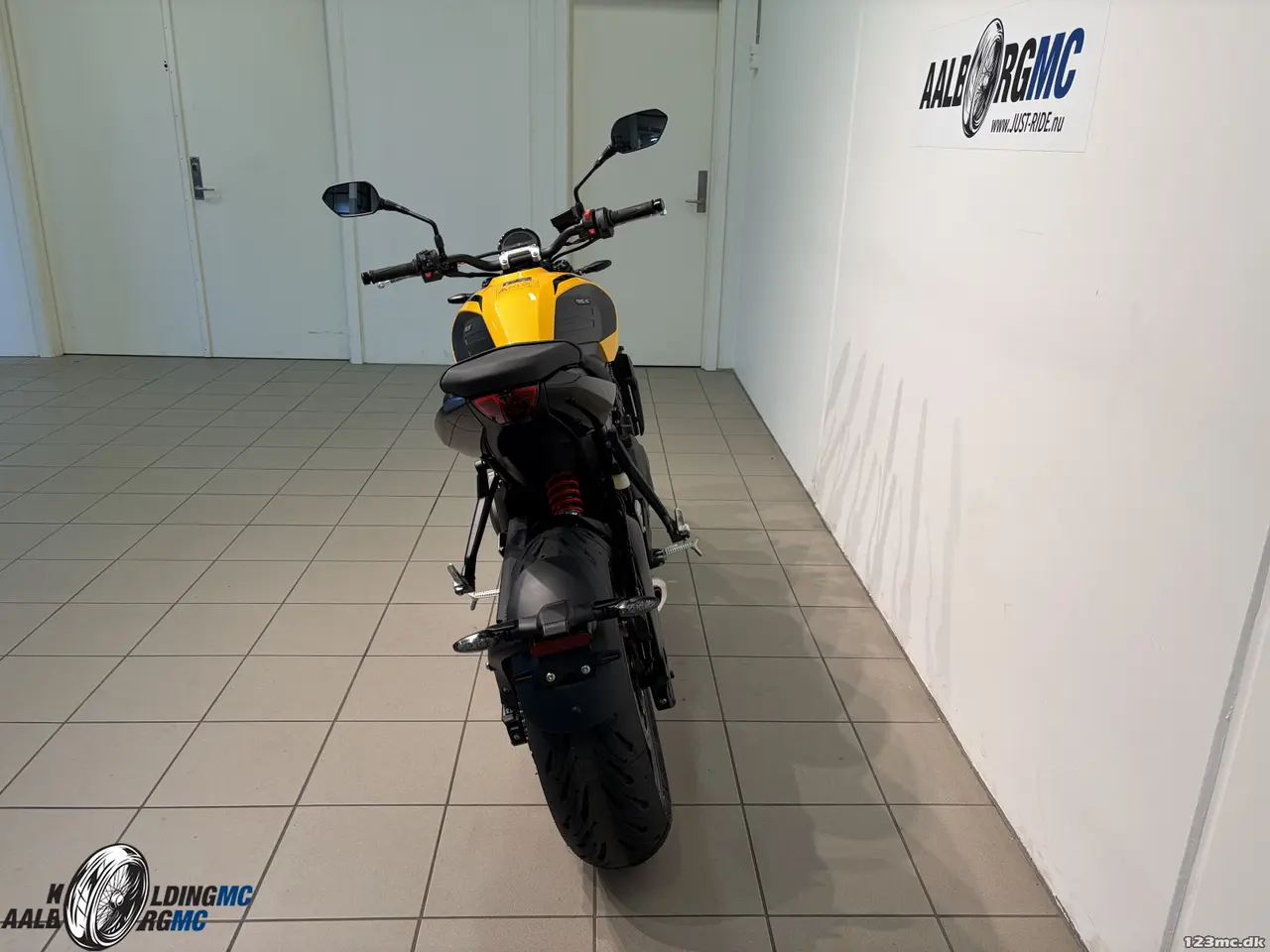 Billede 8 - Triumph Trident 660 Cosmic Yellow