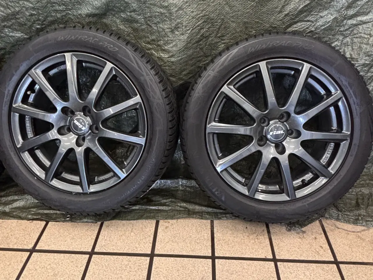 Billede 3 - Sælger disse 5x108 alufælge med vinterdæk med TPMS