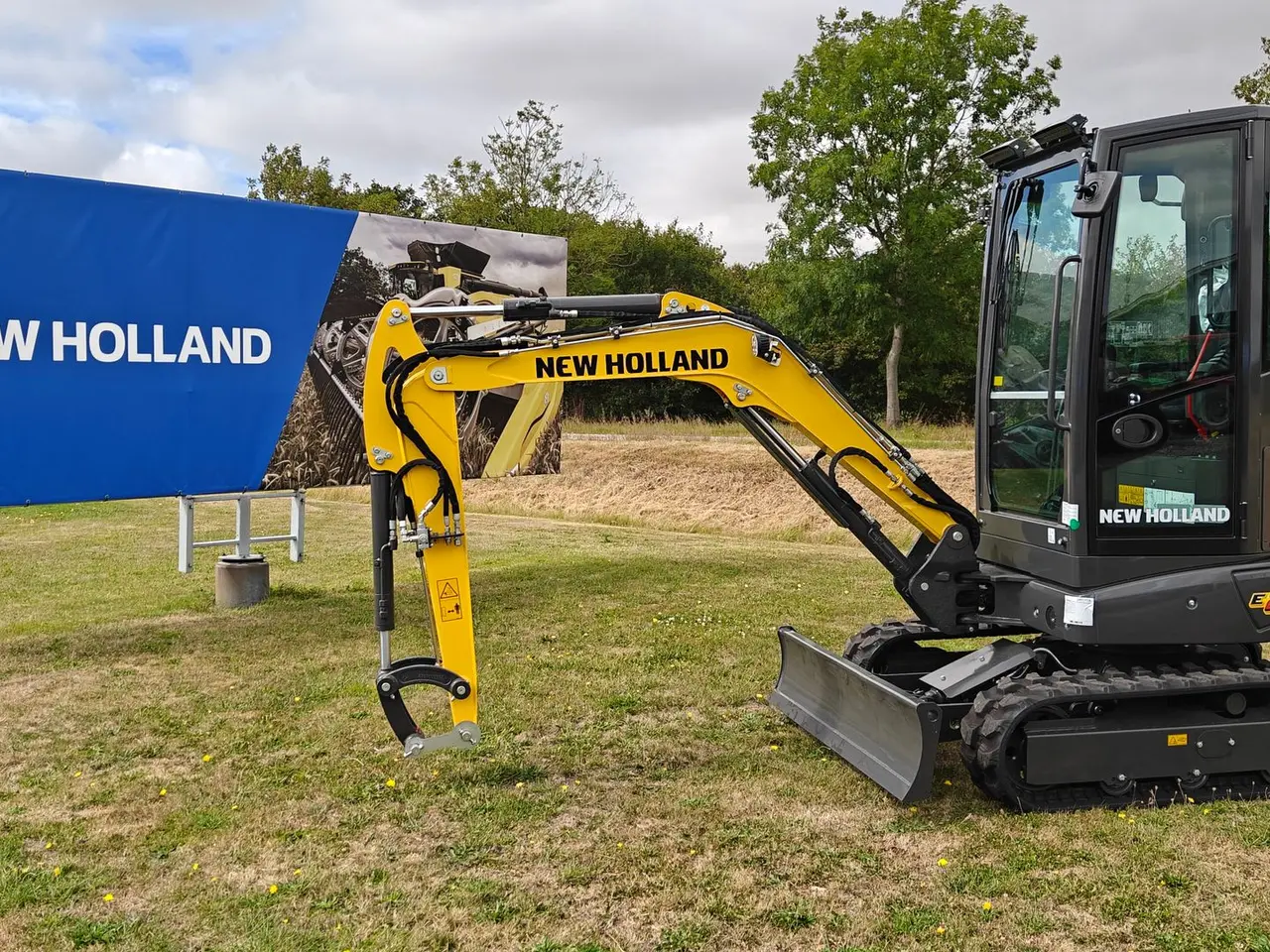 Billede 1 - New Holland E25D