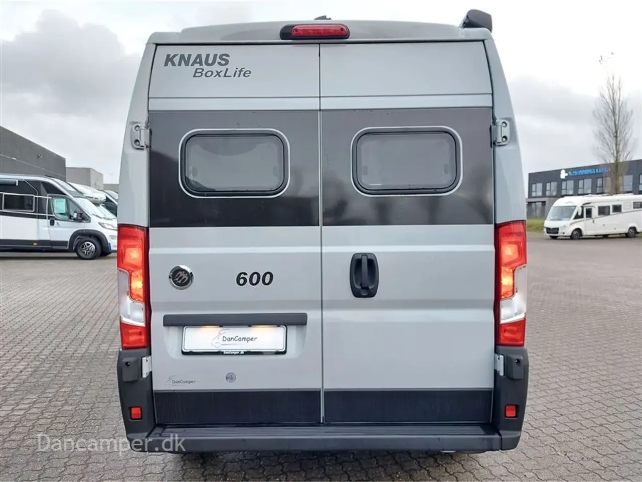 Billede 2 - 2024 - Knaus Boxlife 600 ME Platinum Selection 140 Hk 8 trins aut.gear, adoptiv fartpilot, under 6 meter, stor hæve/sænkbar seng