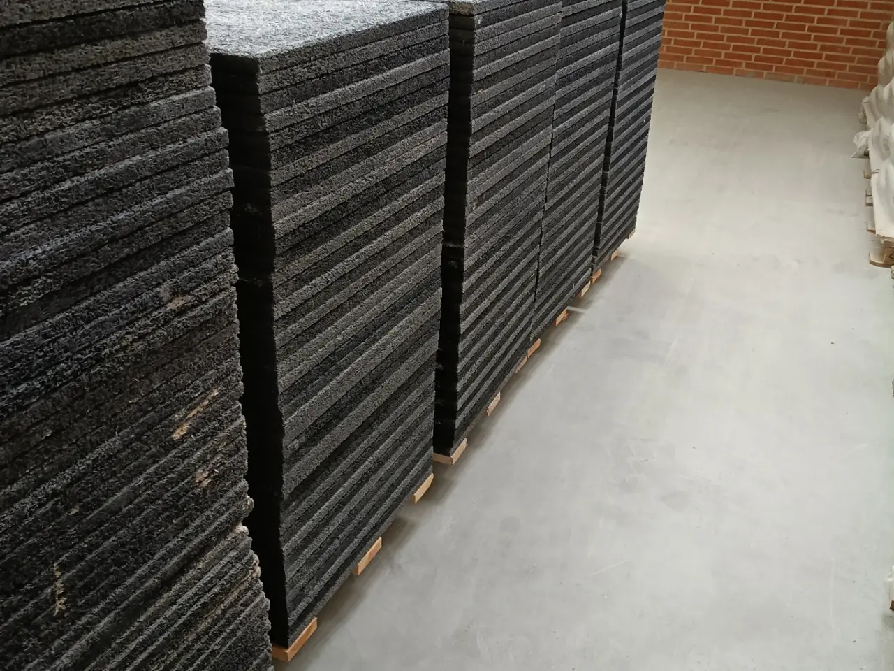 Billede 4 - Troldtekt i sort 140 m2: 8000 kr