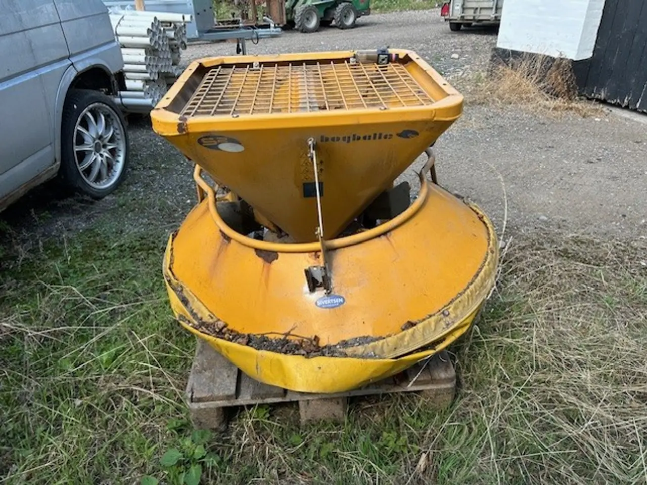 Billede 3 - Bøgballe saltspreder til traktor