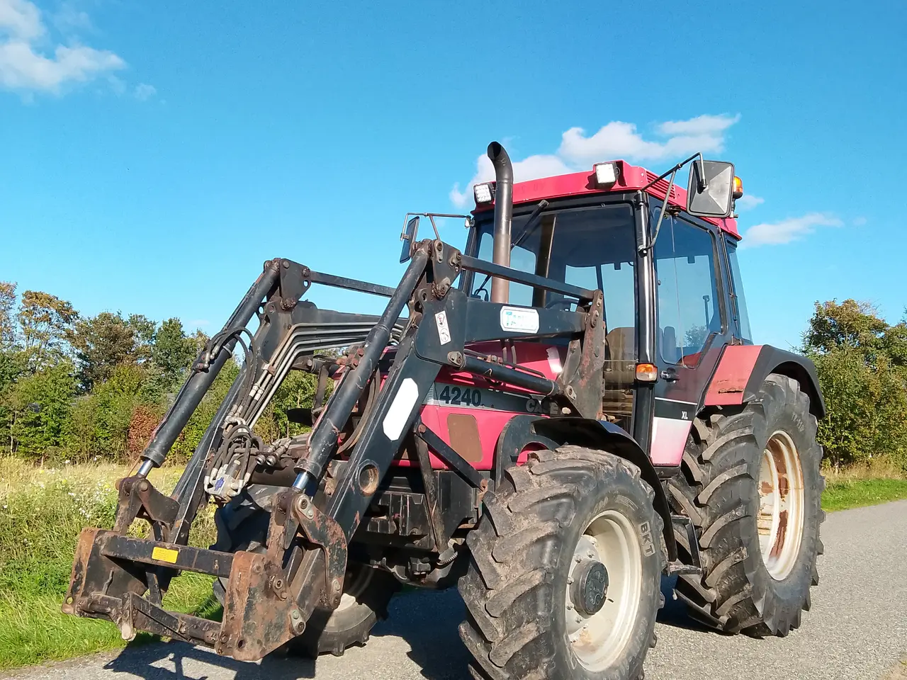 Billede 2 - Case 4240 XL exklusiv med frontlæsser