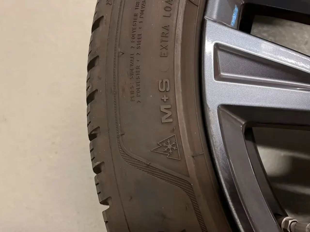 Billede 7 - BMW i4 Originale alufælge 18" med vinterdæk