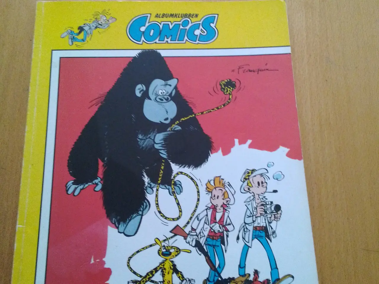 Billede 1 - Guld og gorillaer og oliesheik på afveje