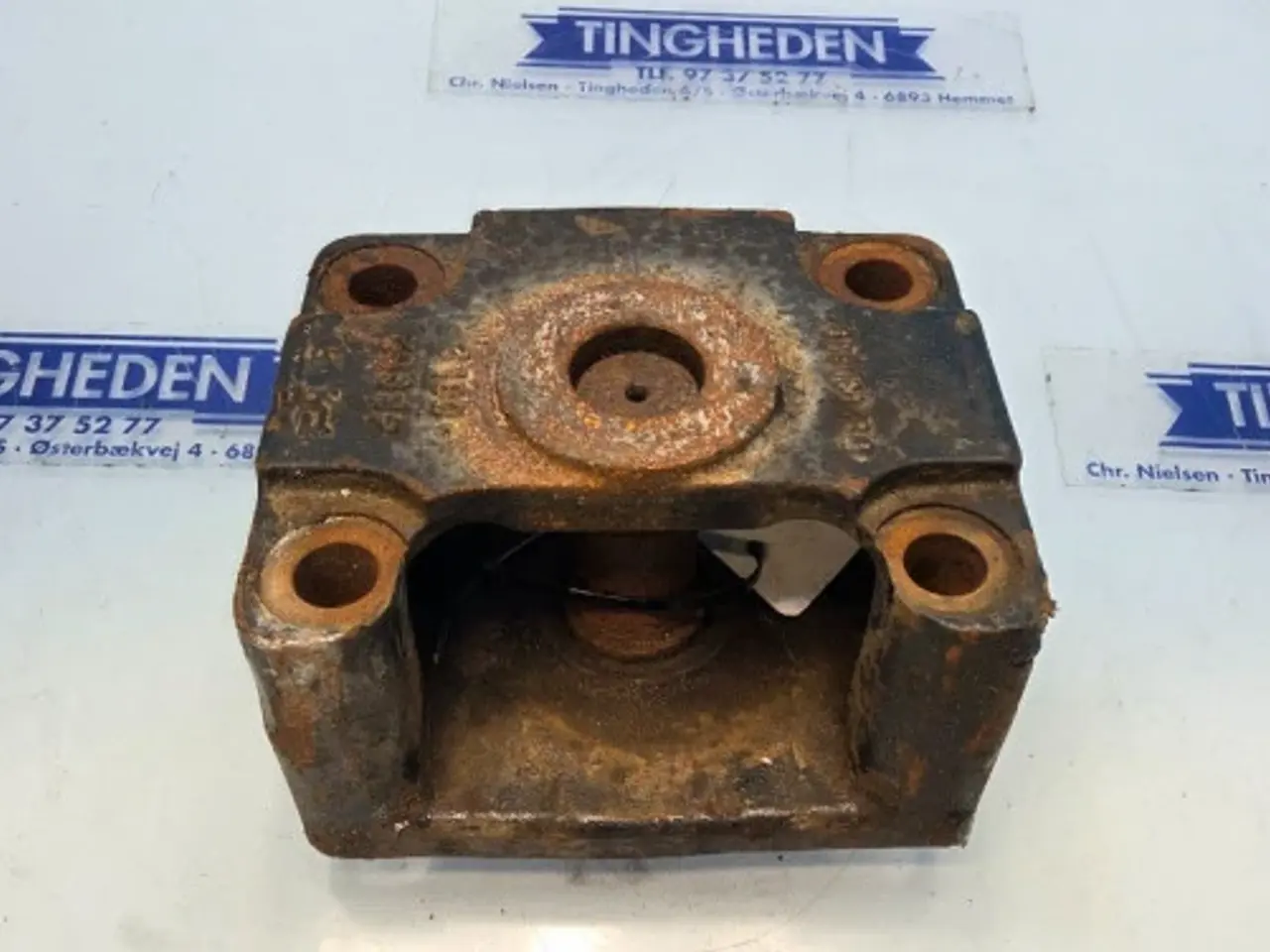 Billede 8 - New Holland TM165 Beslag 82020886
