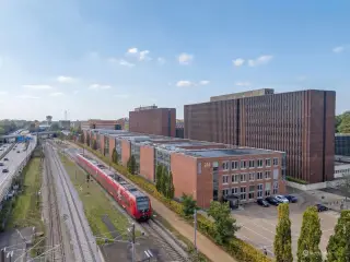 Moderne kontordomicil i Kgs. Lyngby