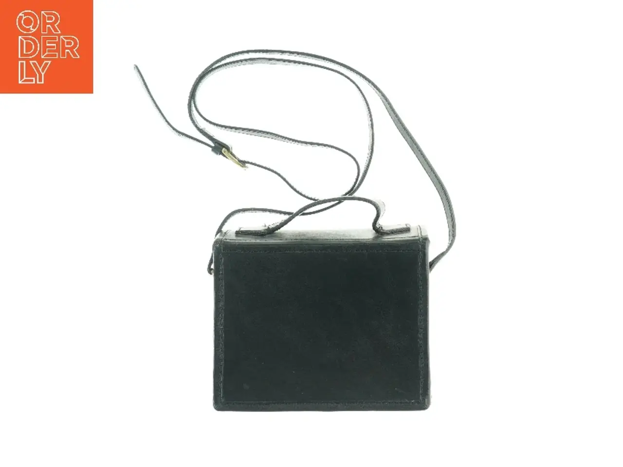 Billede 2 - Sort skuldertaske i læderlook (str. B 20 x h 16 x d. 10 cm)