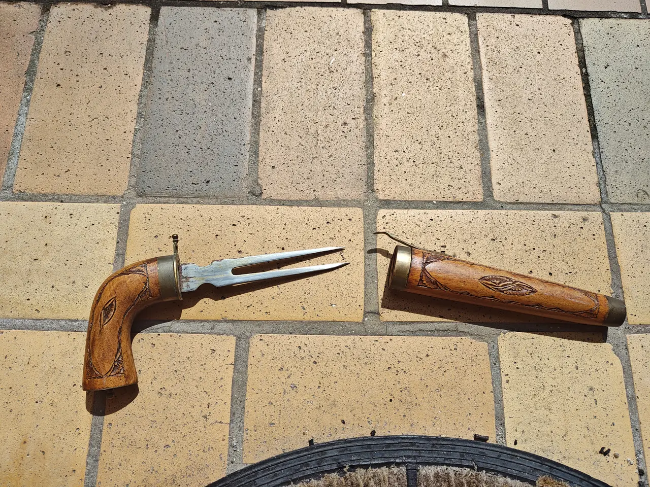 Billede 2 - Gammel forskærer sæt gaffel formet som pistol