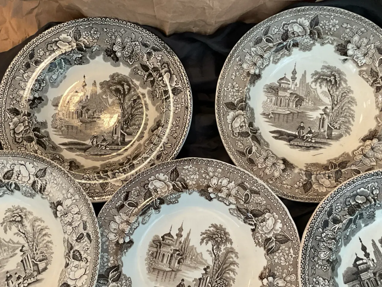 Billede 13 - Engelsk 1800 tals fajance med samme motiv
