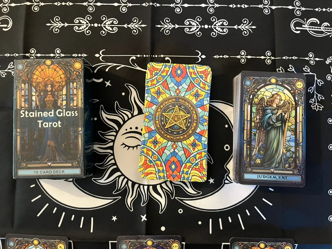 Billede 3 - Stained Glass Tarot - 78 tarotkort (ubrugt)