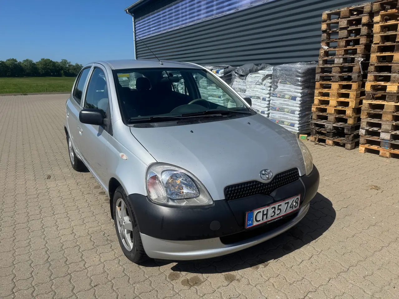 Billede 2 - Toyota Yaris 1,0 5dørs Nysynet Benzin