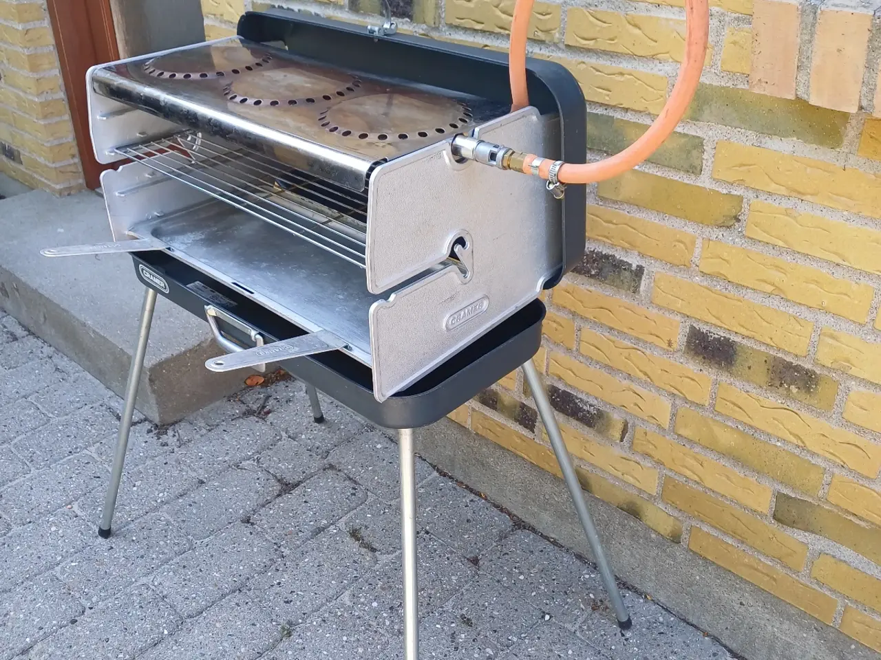 Billede 1 - Cramer gasgrill m 3 kogeplader