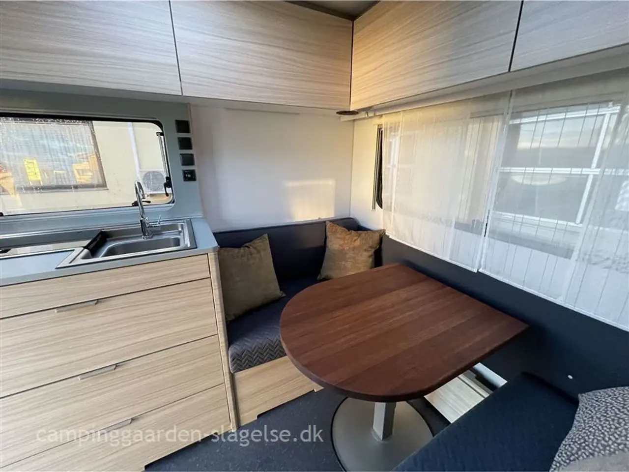 Billede 9 - 2022 - Adria Altea 402 PH   Adria Altea 402 – kompakt campingvogn med dobbeltseng