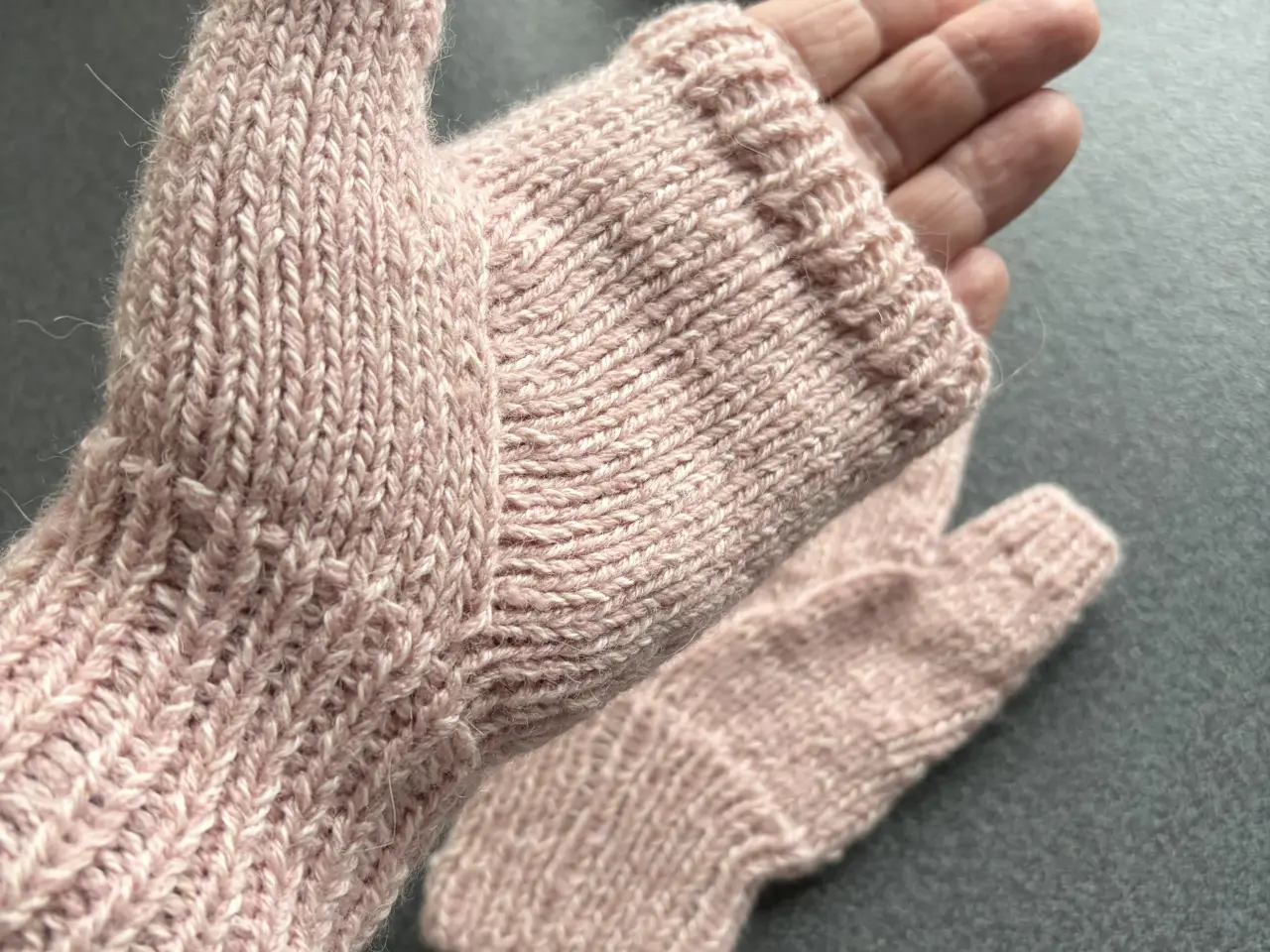 Billede 3 - Fingerløse handsker i  merino/alpaca