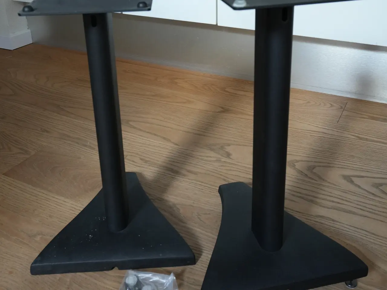 Billede 1 - Højttalerstandere med aftagelige Spikes