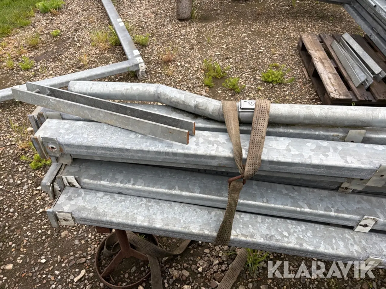 Billede 10 - Skur 9x3.5m opsat