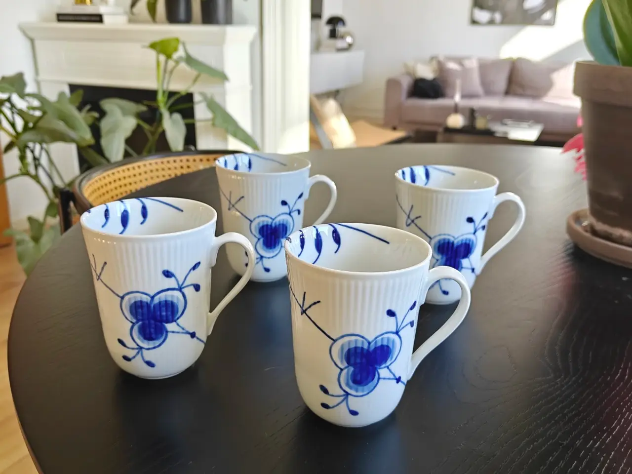 Billede 1 - Royal Copenhagen Blå Mega Riflet krus 33 cl