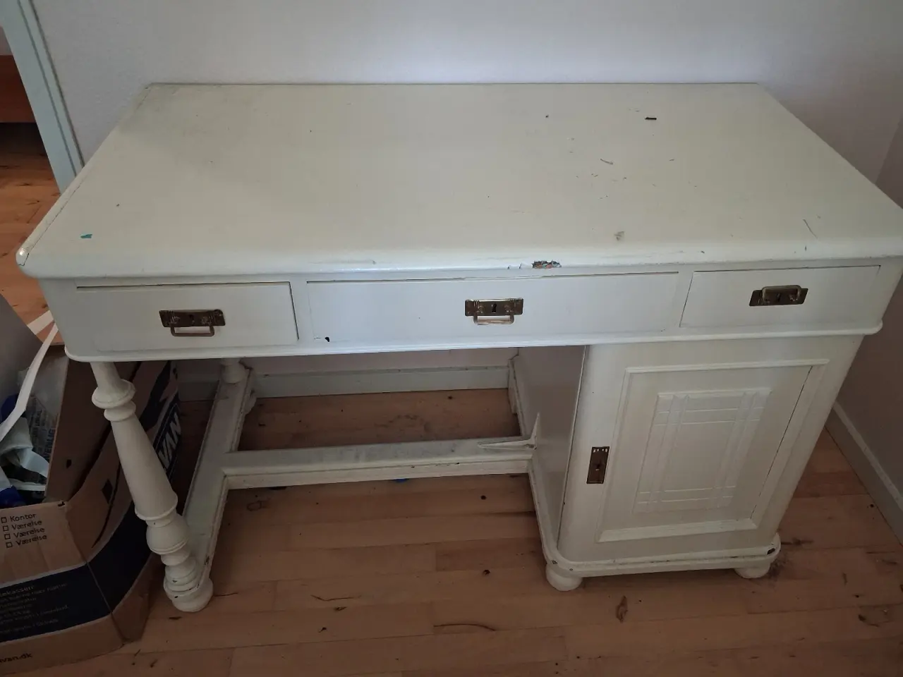 Billede 1 - Gammelt skrivebord 