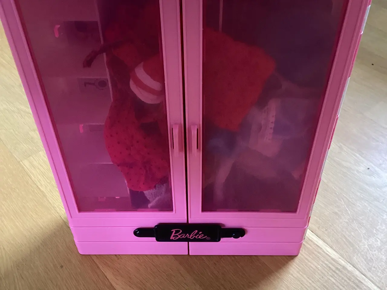 Billede 1 - Barbie skab.