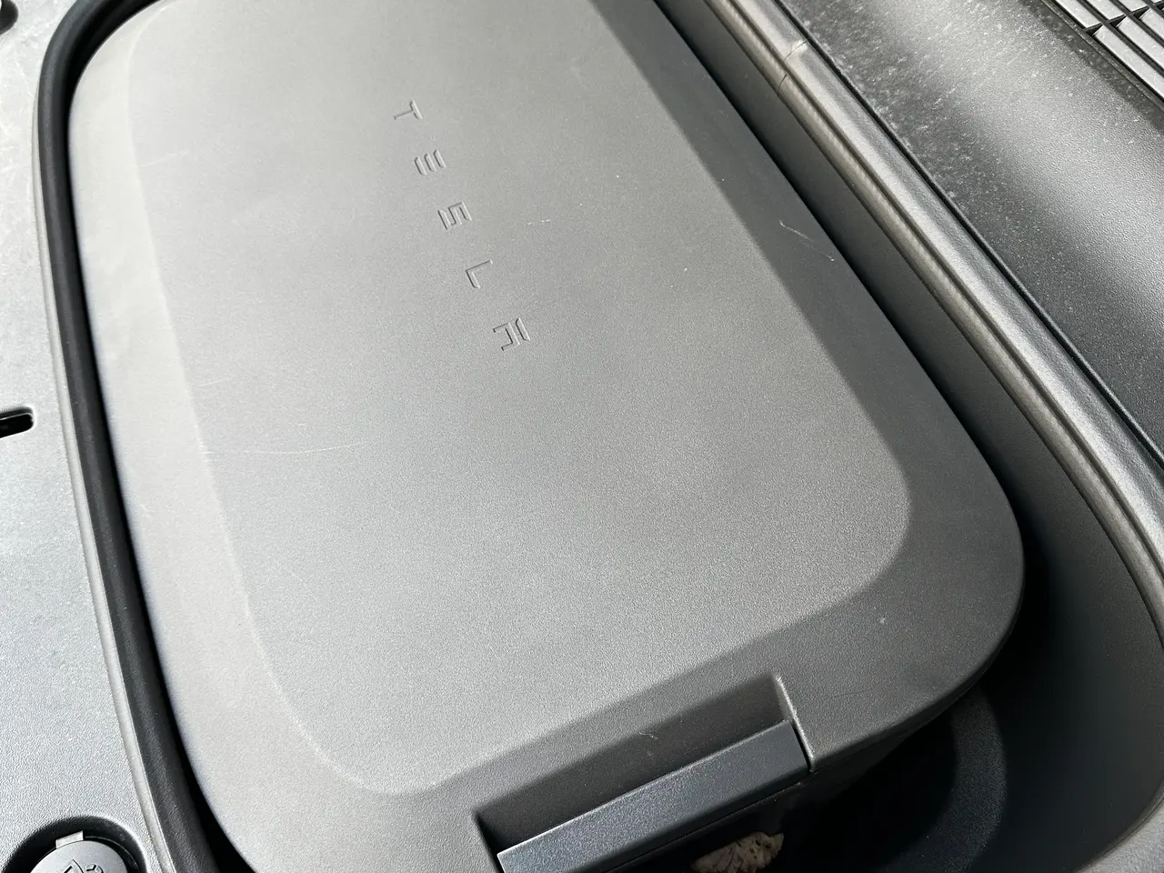 Billede 2 - Termokande til Tesla model Y