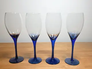 4 stk rødvinsglas med blå stilk