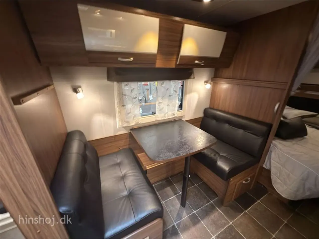 Billede 5 - 2019 - Polar Customized 620 CTVX   Polar campingvogn med køjer til salg - Markedets Bedste Vintervogn