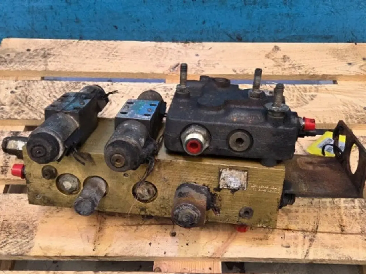 Billede 2 - Case 8010 Hydraulikventil 87109742