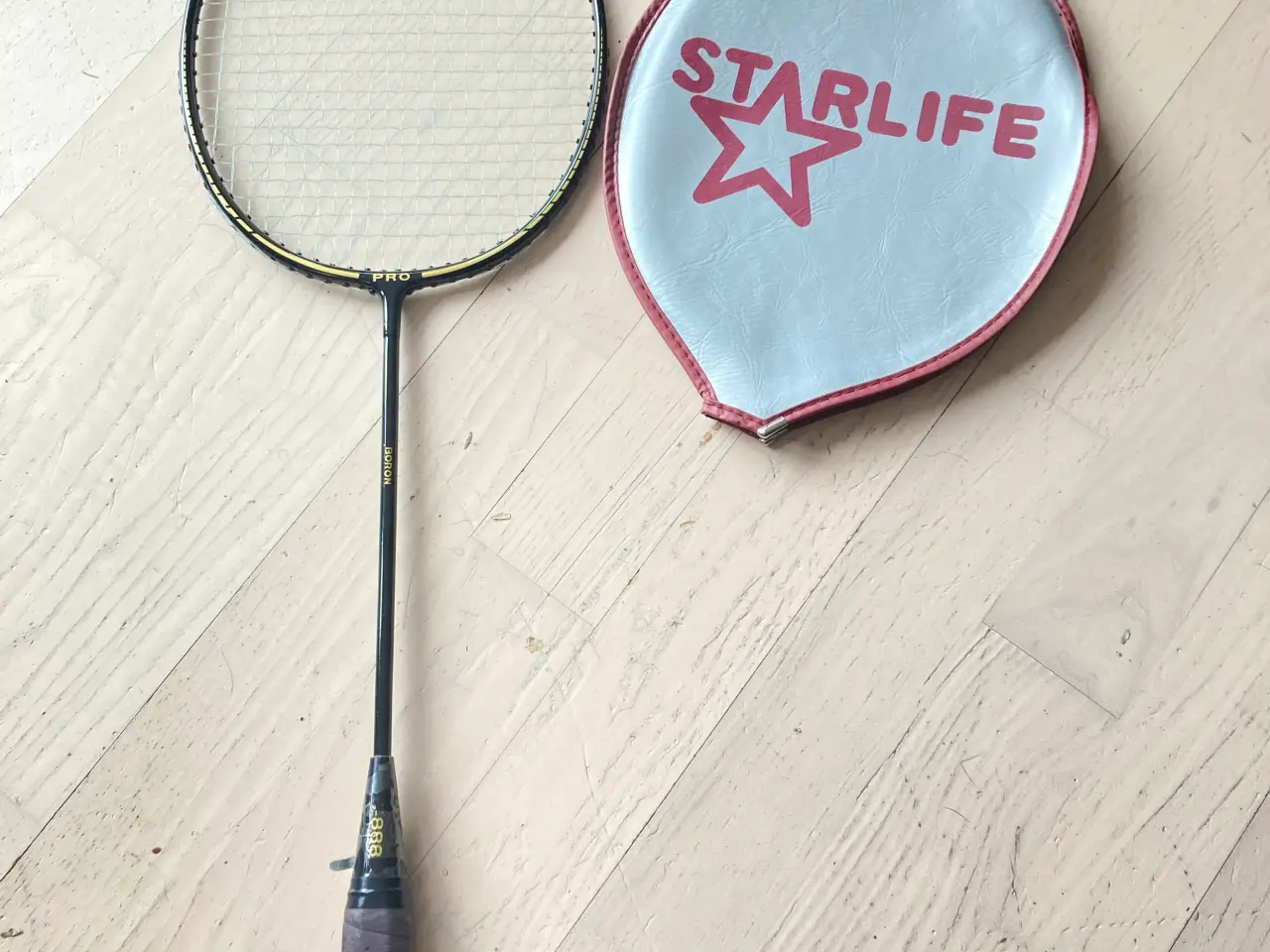 Billede 4 - 3 Badminton Ketsjer, Taske og 6 fjerbolde