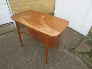 1 stk Teak Sidebord 7Sofabord med hylde