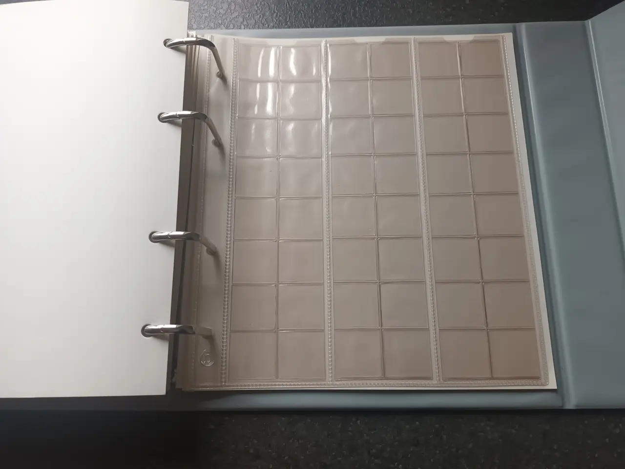 Billede 6 - Møntalbum med 38 sider + pap.