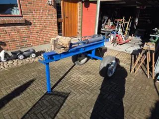 Ny Brændekløver
