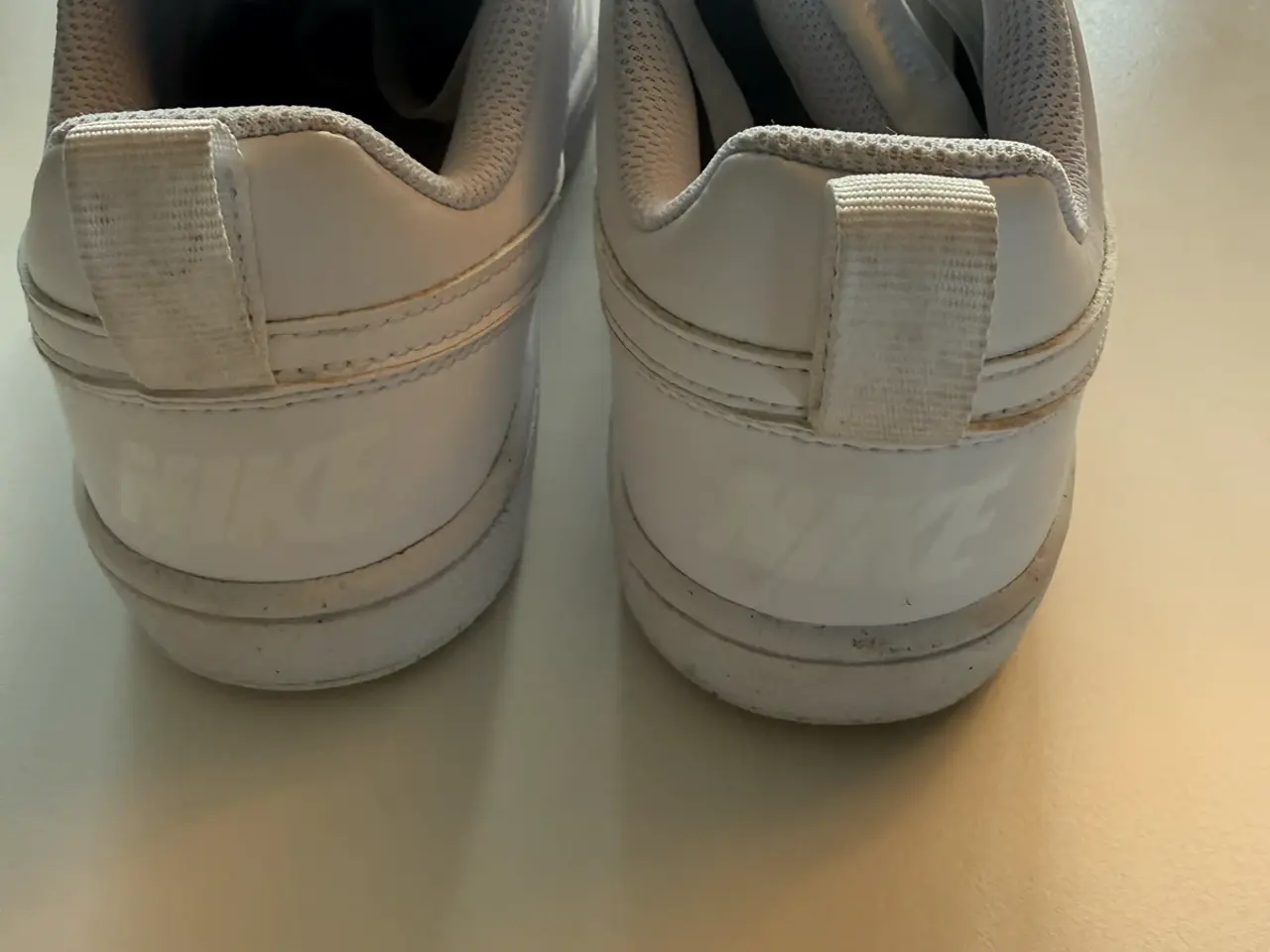 Billede 2 - Virkelig flot sneakers mrk. NIKE str. 37,5