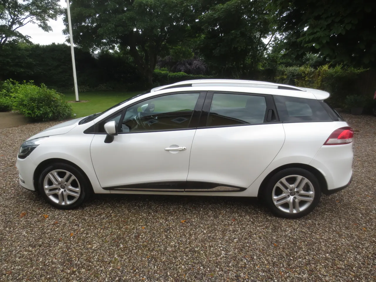 Billede 12 - Pæn Renault Ny Clio 1.5 CD St,car. År 18.
