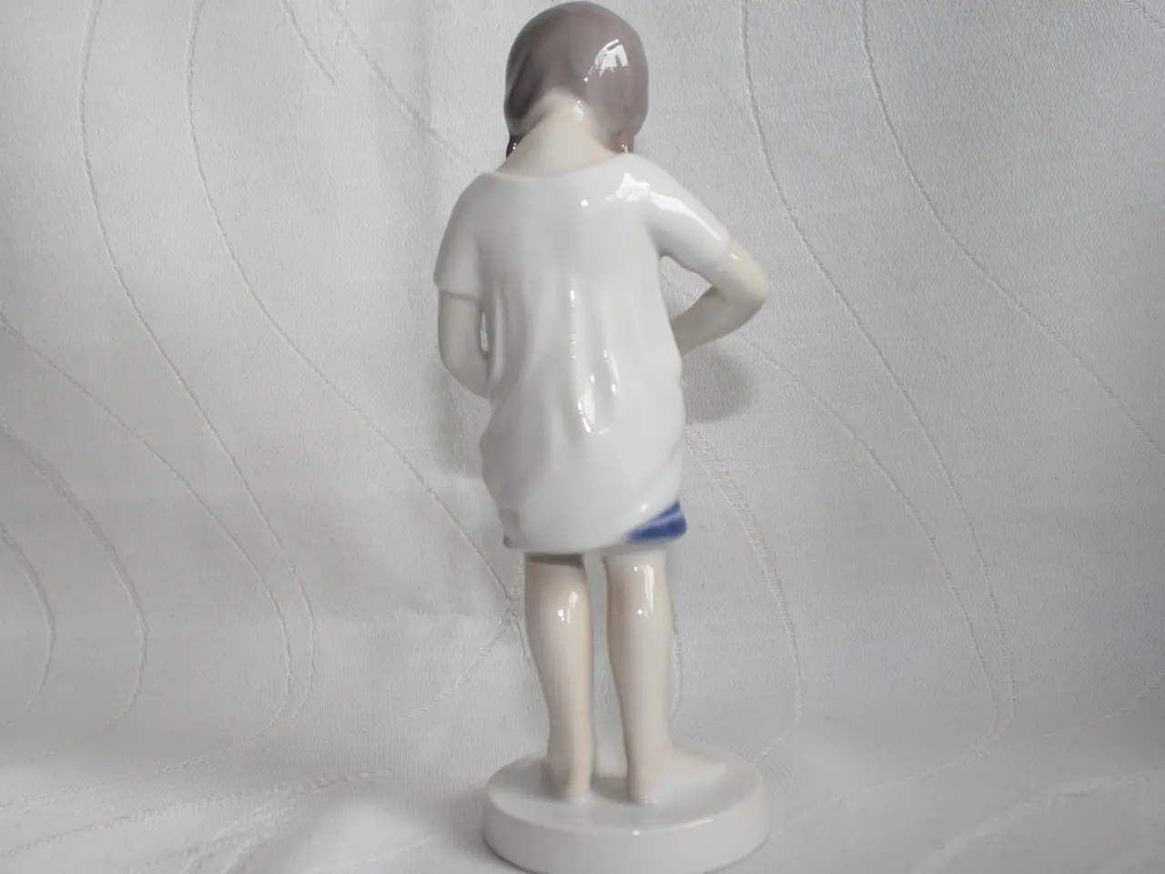 Billede 6 - Pige med kat, Figur fra Bing og Grøndahl