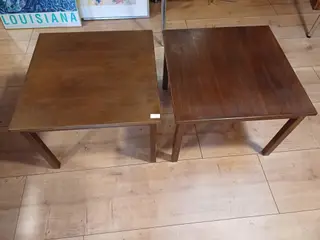 2 pæne sideborde i teak